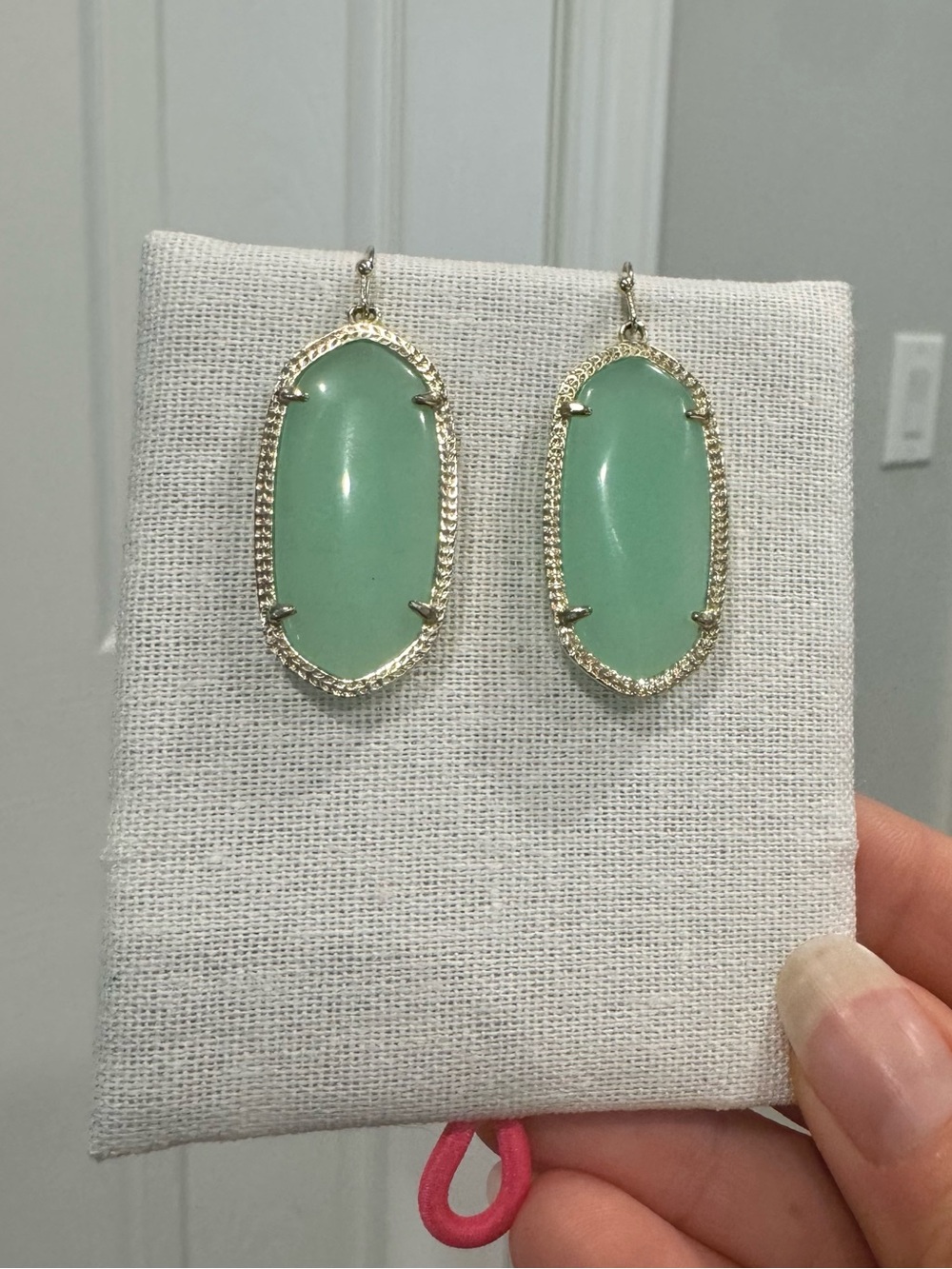 Kendra Scott Elle Drop Earrings Green Chalcedony Gold Tone. Like new